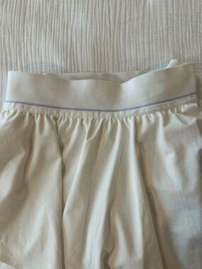Lululemon Women’s Tennis Skirt with built-in shorts size 4
